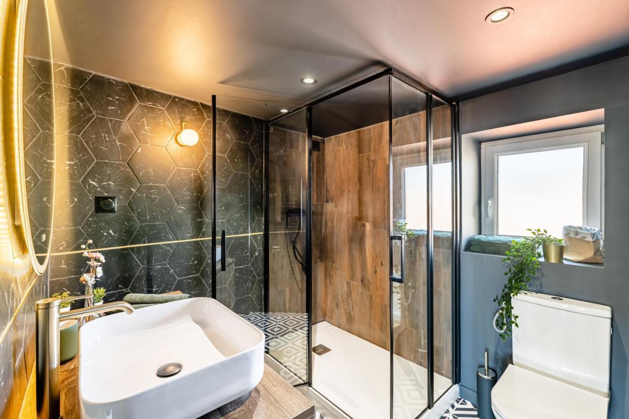 Loft En Ville - Duplex Terrasse Coeur Historique Avec Vue Degagee & Parking Souterrain Offert La Ciotat Exterior foto