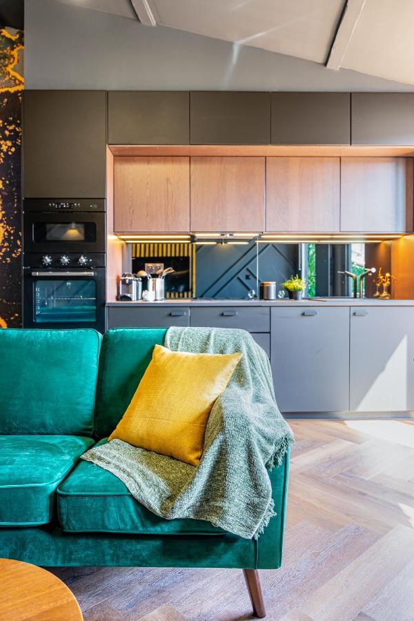 Loft En Ville - Duplex Terrasse Coeur Historique Avec Vue Degagee & Parking Souterrain Offert La Ciotat Exterior foto